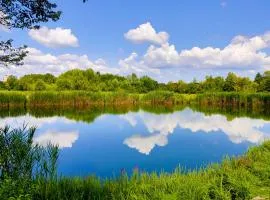 Una & Lake oasis