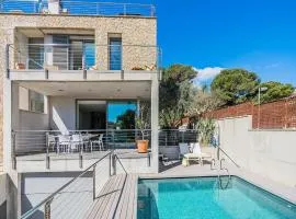 Playa de Muro Chalet with Pool for 6