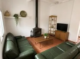 Villa in nature for groups with WiFi, AC and pool