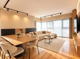 Imperial Suite on the Top Floor with Free Parking and Amazing View