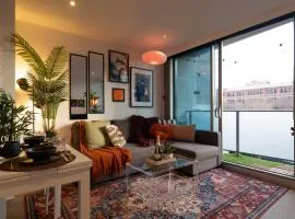 Hollywood Suite - Balcony, Gym & Rooftop BBQ