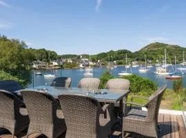 Otterpoint Waterfront & Pool Retreat