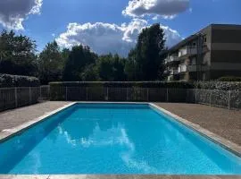 Jardin d'Auriane T2 avec piscine près de Bordeaux
