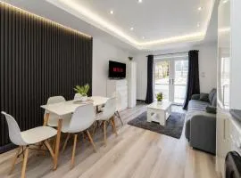 Family & Group House | 3 Baths | Sleeps 12