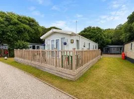 Beautiful Caravan With Decking At Azure Seas Ref 32060Az