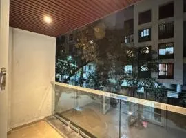 Crane House - Spacious 2BHK AC Flat by Bleisure