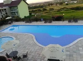 Flat em Gravatá -Villa Monte Castelo - 2 quartos- Ao Lado da Área de Lazer e das piscinas