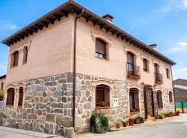 Spacious house in Cenicientos with mountain view