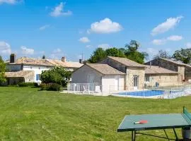 Maison charmante à Saint-Vincent-la-Châtre avec piscine partagée