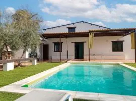 Modern Villa with Pool in Valleverde, 110 m²