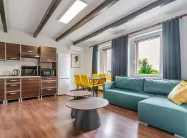 Staromiejska Comfort Apartment by BookingHost