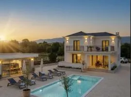Villa Decima near Split - Heated Pool, Tennis Court & Billiards