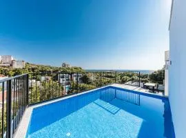 Villa & Pool