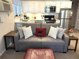 Attitash Townhouse-1BR, AC, Pool, Hot Tub, Storyland