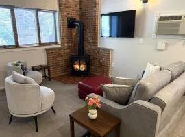 Attitash Townhouse-1BR, AC, Pool, Hot Tub, Storyland