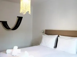 Lyra Apartments Tilos