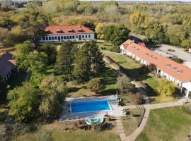 Sarlóspuszta Club Hotel, hotel a Tatárszentgyörgy