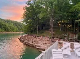 Norris Lake Retreat w Private Dock, Gentle Lake Access, Sleeps 13, SXS nearby