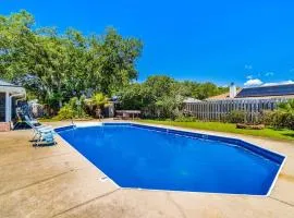 Inviting dog-friendly home with pool hot tub enclosed yard & WD