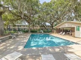St Simons Island 2BR Condo, Pet-Friendly Townhouse Near Beach, Pool & Pier Village
