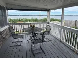 Mount Hope Bay Cottage