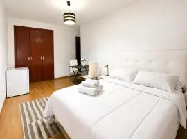 Habitación con baño privado en piso compartido