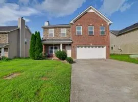 8 Mi to Fort Campbell! Family Home w/ Patio & Yard