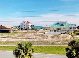 Charming ocean-view gem with a pool deck washer dryer & central AC