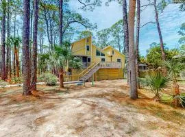 Snowbird-friendly home with a deck hot tub washer dryer & central AC