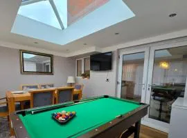 Stylish & Modern 4BR Home in Shirebrook, Mansfield