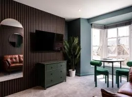 Modern Studio Apartment with harbour views
