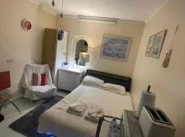 Stunning ground floor studio in Hounslow near Heathrow airport
