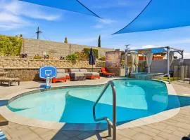 3BR Family Retreat wPool Firepit & Billiards