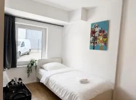 Moderne Einzelzimmer mit eigenem Bad & Gemeinschaftsküche