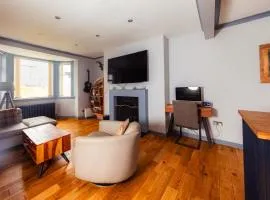 Luxury Portree Cottage with Hot Tub Hamara