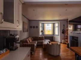 Luxury Portree Cottage with Hot Tub Hamara