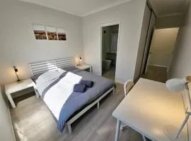 Executive Queen Room 4 Walk to Curtin University