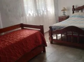 Casa con bajada al rio