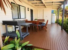 Bring the Dog, Boat and Family - lakeside escape