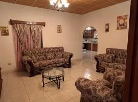 Comfortable 3-bedroom, 1-kitchen cottage