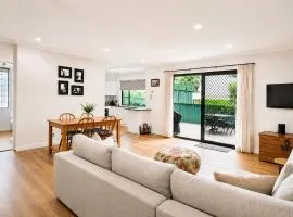 Cronulla courtyard unit, 10 mins walk to Beach & Bay