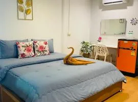 ลุงชีพบ้านพัก เกาะล้านLoongcheeb House