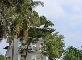 FlyOn Resort