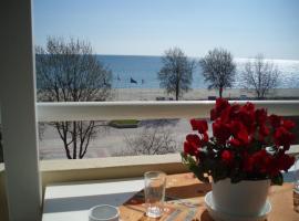 Giorgos Apartments Sea View, holiday rental in Olympiaki Akti