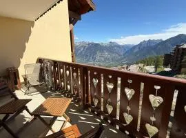 Risoul T2 5 pers Piscine et sauna Skis aux pieds