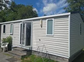 Chalet te huur op het Eiland Camping de Kliene Wielen Leeuwarden