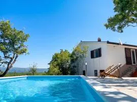 Welcoming House in Poljica with Private Pool