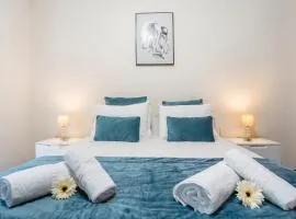 Charming Apartment in Funchal with Balcony and View