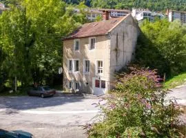 Maison familiale spacieuse à Saint-Claude, vue sur la rivière