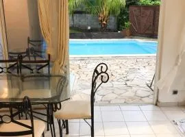 Appartement confort à Sainte-Rose avec piscine partagée